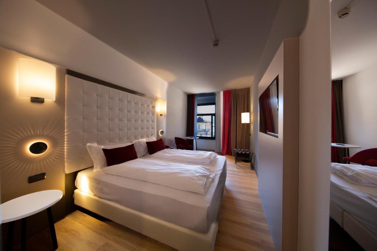 Hotel Centrale Riva del Garda Esterno foto
