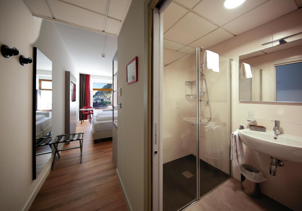 Hotel Centrale Riva del Garda Esterno foto